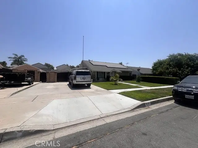 591 N Smoke Tree, Rialto, CA 92376 - Image #2