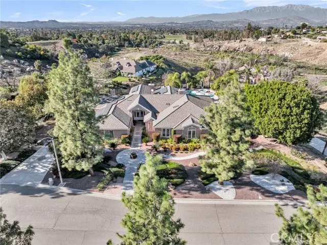 6872 Chartwell, Riverside, CA 92506 - #2