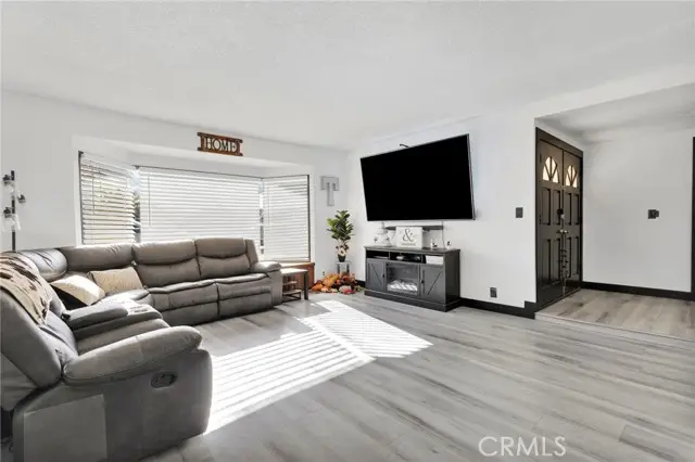 14010 Jicarilla Rd, Apple Valley, CA 92307 - Image #2