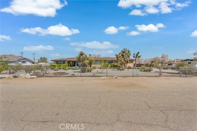 20936 Wigwam Street, Apple Valley, CA 92307 - #3