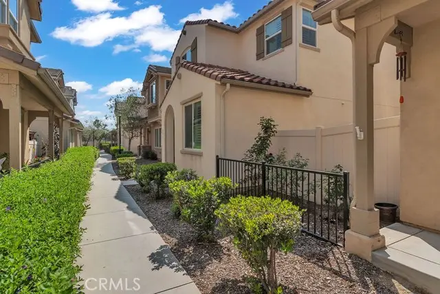 675 S Mandarin, Rialto, CA 92376 - #2