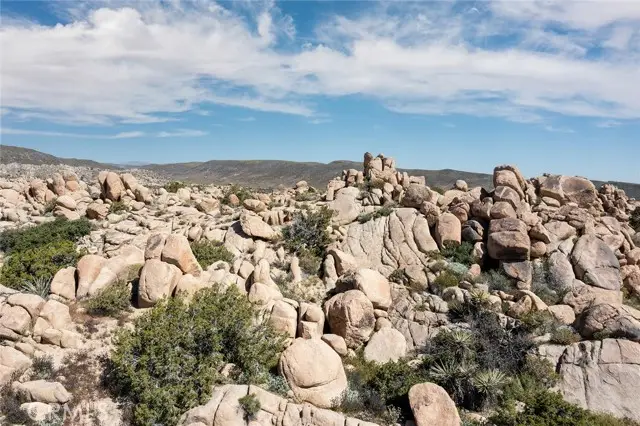 5550 Carlsbad Avenue, Yucca Valley, CA 92284 - #2