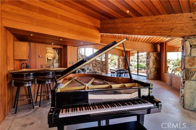 55290 Flying Tigers Road, Pioneertown, CA 92268 - Image #3