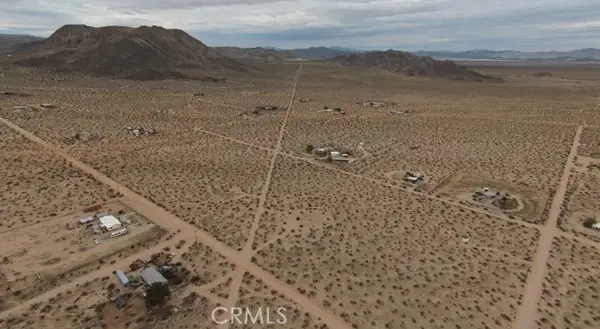 60426 Lorraine, Landers, CA 92285