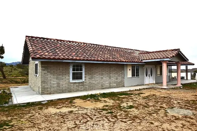 8425 Indio Avenue, Yucca Valley, CA 92284 - #2