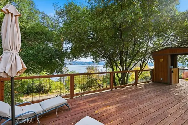 11664 Lakeview Drive, Clearlake Oaks, CA 95423