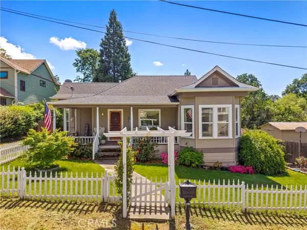 355 1st Street, Lakeport, CA 95453