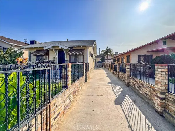 2676 Roseview, Los Angeles, CA 90065