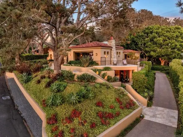 271 Ocean View Avenue, Del Mar, CA 92014