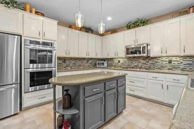 1122 Via Vera Cruz, San Marcos, CA 92078 - Image #1