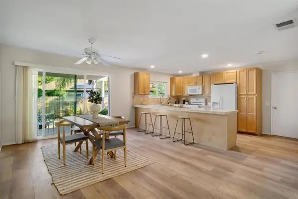 1227 Dolphin Circle, Vista, CA 92084