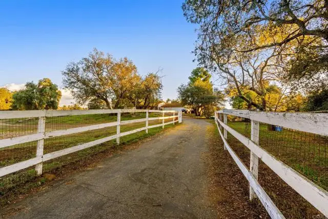 19161 Paradise Mountain Road, Valley Center, CA 92082 - Image #3