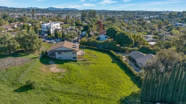 2058 Hawley Drive, Vista, CA 92084 - Image #3