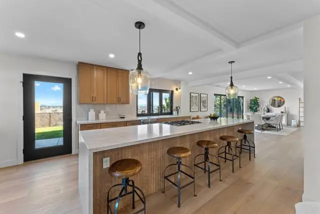 5777 Desert View Dr., La Jolla, CA 92037 - Image #3