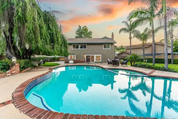 910 S Amherst Circle, Anaheim, CA 92807