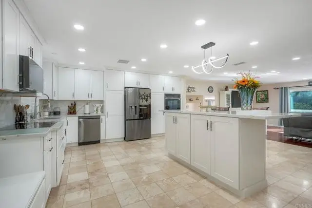 10629 Meadow Glen Way E, Escondido, CA 92026 - #2