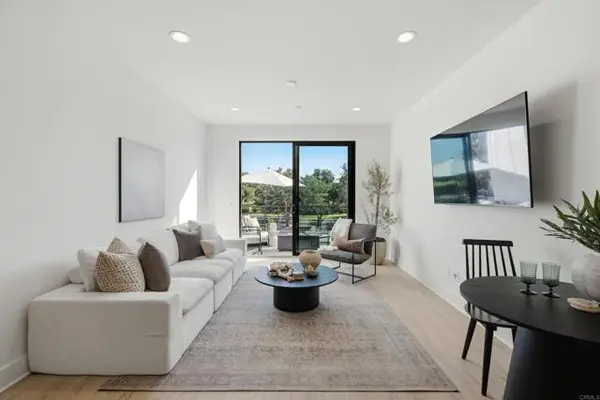 1107 Catania Court #203, Encinitas, CA 92024