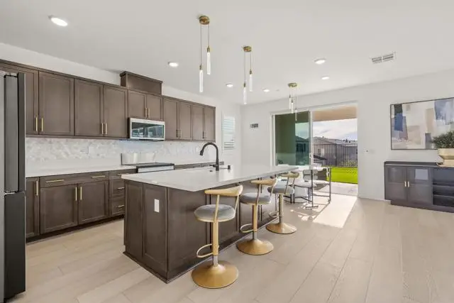 550 Meadowood Street, Fallbrook, CA 92028 - #3