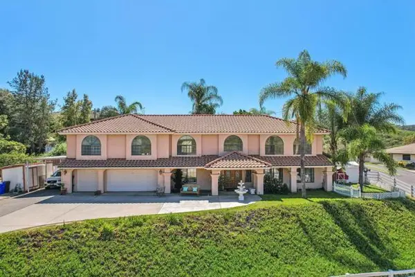 29950 Robbie Ln, Vista, CA 92084