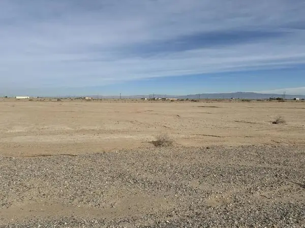 1102 Stanford Avenue, Salton City, CA 92274