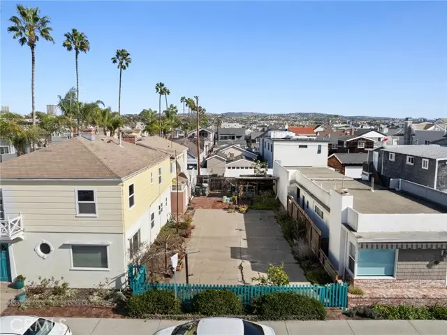 124 Sapphire Avenue, Newport Beach, CA 92662 - #3