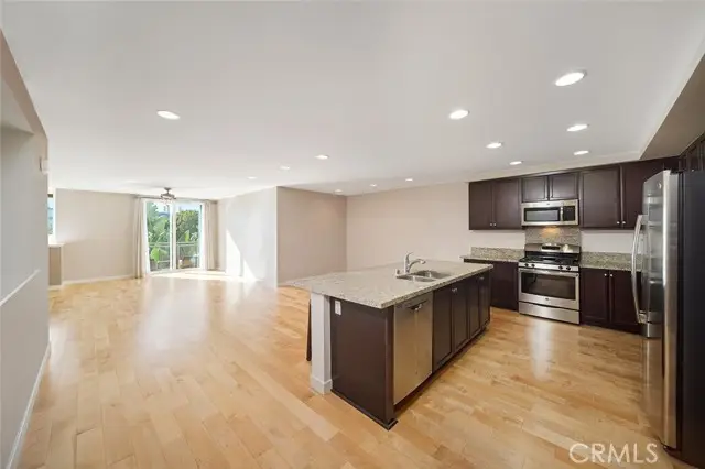 87 Waldorf, Irvine, CA 92612 - Image #3