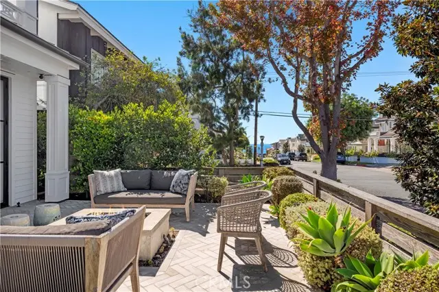 302 Orchid Avenue, Corona Del Mar, CA 92625 - Image #2