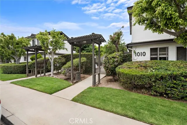 1016 Valencia Street, Costa Mesa, CA 92626 - Image #3