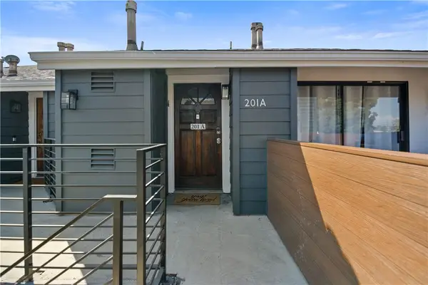 345 Avocado #201A, Costa Mesa, CA 92627