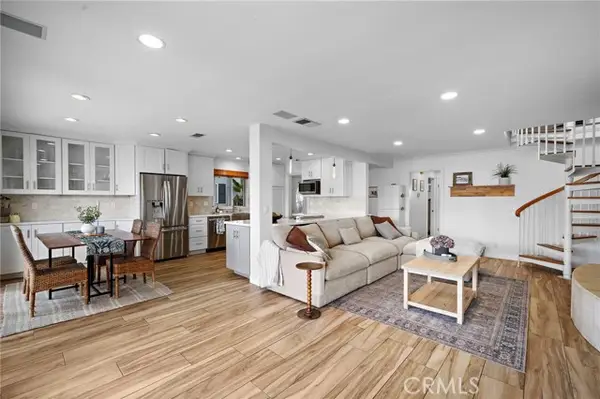 2528 University Drive, Newport Beach, CA 92660