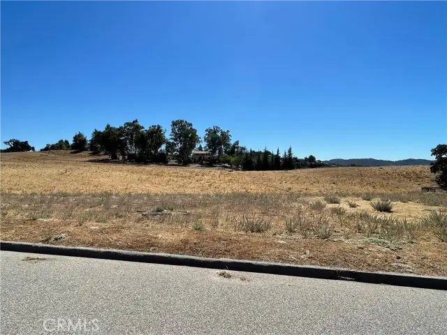 2140 Holly Drive, Paso Robles, CA 93446 - #2