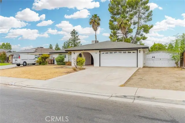 2504 Sutton Place, Bakersfield, CA 93309 - Image #3