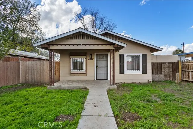 2521 P, Bakersfield, CA 93301 - #1
