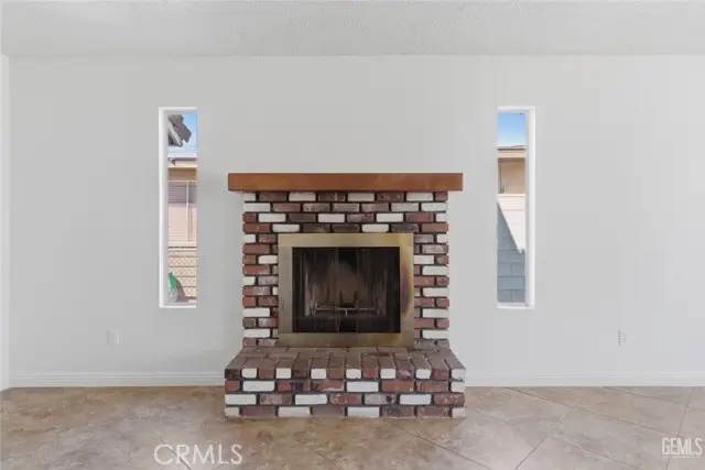 624 Tucker Street, Arvin, CA 93203 - #3