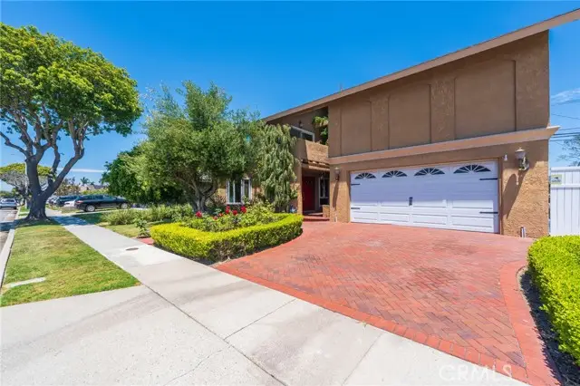 19752 Westwinds Lane, Huntington Beach, CA 92646 - Image #2