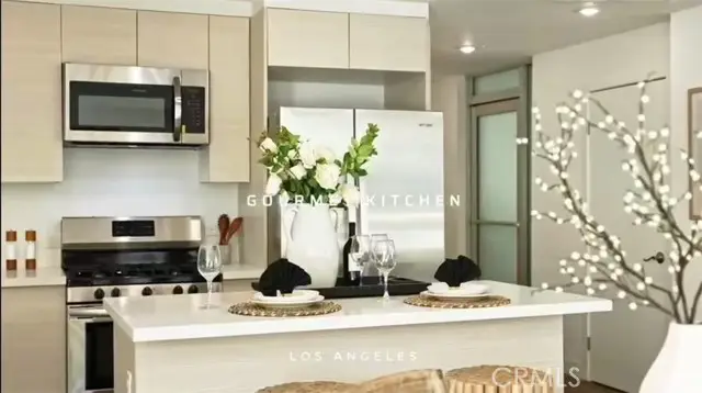 1245 N New Hampshire Avenue #2, Los Angeles, CA 90029 - Image #3