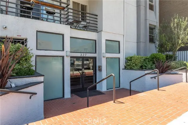 327 Chestnut Avenue #201, Long Beach, CA 90802 - #3
