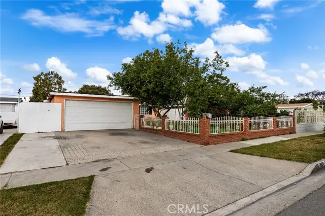 526 Nottingham Avenue, Santa Ana, CA 92703 - Image #1