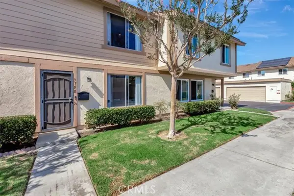 370 Carriage Drive #B, Santa Ana, CA 92707