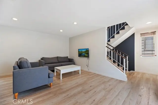 340 E Washington Boulevard #3, Pasadena, CA 91104 - Image #2