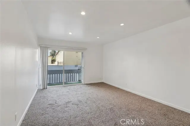 18620 Hatteras Street #247, Tarzana, CA 91356 - Image #2