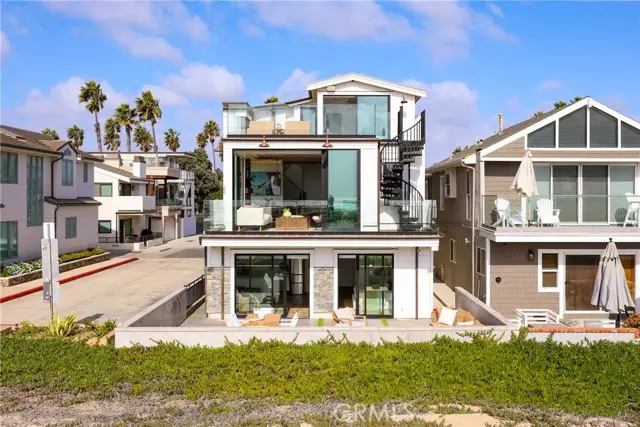 7210 W. Oceanfront, Newport Beach, CA 92663 - Image #1