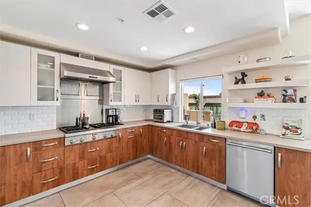 308 5th Street, Huntington Beach, CA 92648 - Image #2