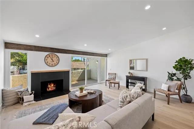 558 Vista Flora, Newport Beach, CA 92660 - Image #1