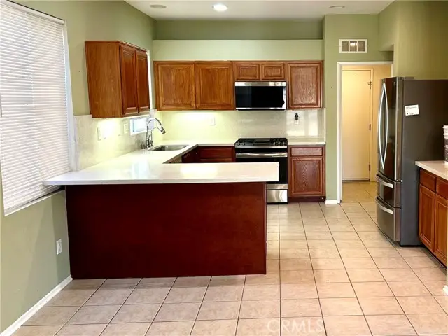 16263 Starfire Lane, Fontana, CA 92336 - Image #3