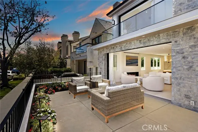 509 Carnation, Corona Del Mar, CA 92625 - Image #3