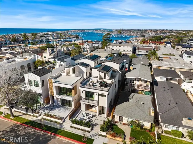 305 Fernleaf, Corona Del Mar, CA 92625 - Image #3