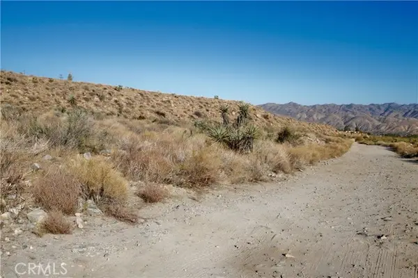 5821711 Big Morongo Canyon Rd, Morongo Valley, CA 92256