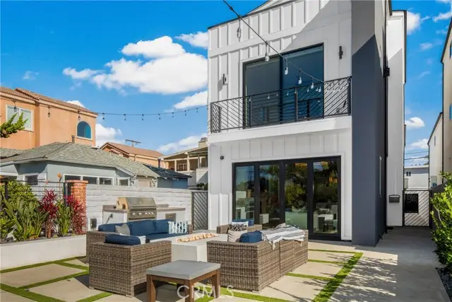 1004 Huntington, Huntington Beach, CA 92648 - Image #2