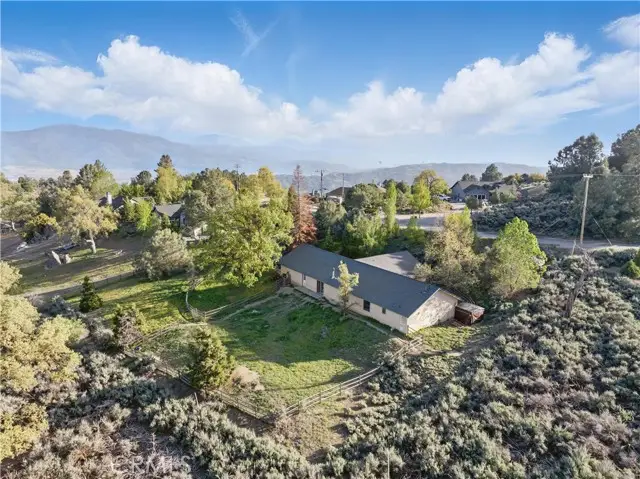 24980 Sunset Way, Tehachapi, CA 93561 - Image #2